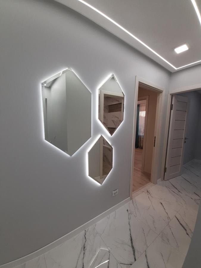 Secheni Apartment Uschhorod Exterior foto